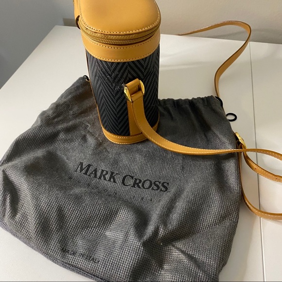 MARK CROSS CROSSBODY BAG - Picture 4 of 5